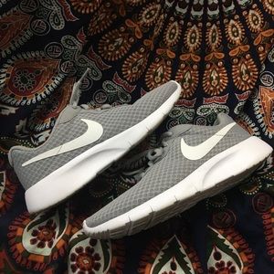 Nike Tanjun Sneakers